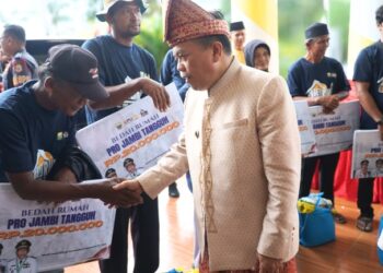 Pro Jambi Tangguh Hadir di Tanjab Timur, 51 Keluarga Nikmati Rumah Baru dari Gubernur Al Haris