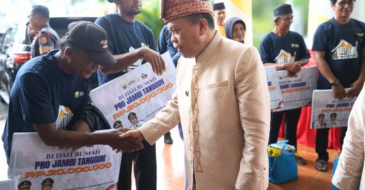 Pro Jambi Tangguh Hadir di Tanjab Timur, 51 Keluarga Nikmati Rumah Baru dari Gubernur Al Haris