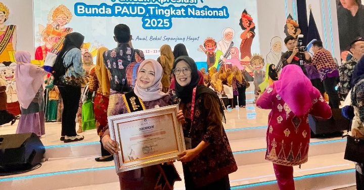 Hj. Hesti Haris Raih Penghargaan Nasional sebagai Bunda PAUD Peduli PAUD 2025