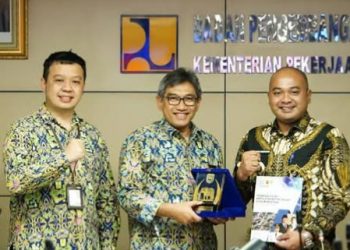 Temui Kementerian Pekerjaan Umum, Bupati Tebo Paparkan Kondisi Jalan dan Jembatan  ‎