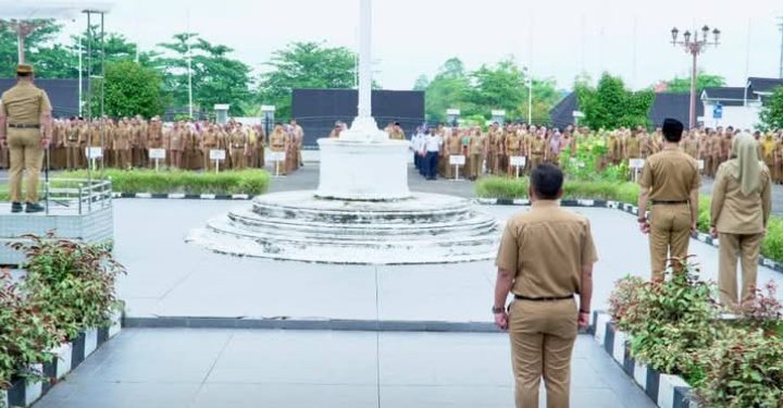 Sekda Tebo Pimpin Apel Senin Bersama, Dorong Peningkatan Disiplin